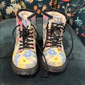 Dr. Martens Kids Floral Combat Boots w/ Side Zipper size 9